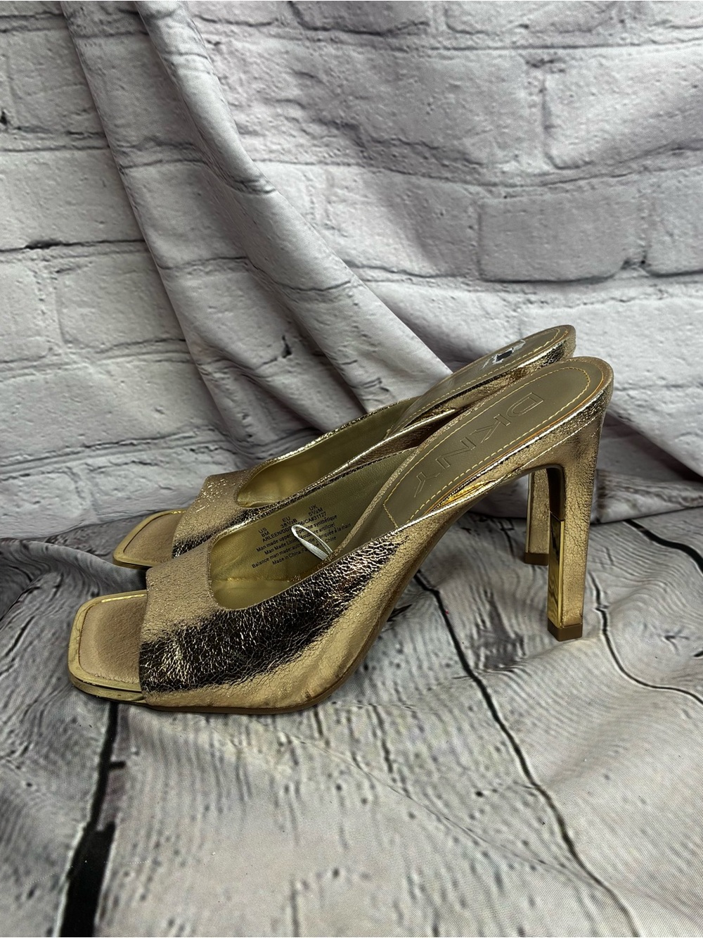 DKNY Square Peep Toe Grecian Disco Goddess Metallic Gold High Heel Mules Sz 8